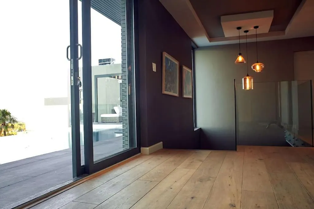 Beautiful Views And Very Well Located Cape Town Villa
